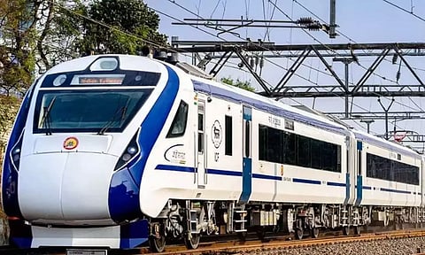 வந்தே பாரத் ரெயிலின் பெட்டிகளை அதிகரிக்க திட்டம்