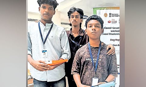 தெரு நாய்களை விரட்ட அரசு பள்ளி மாணவர்கள் கண்டுபிடித்த 'மந்திரக்கோல்'- தேசிய அங்கீகாரம் கிடைத்தது