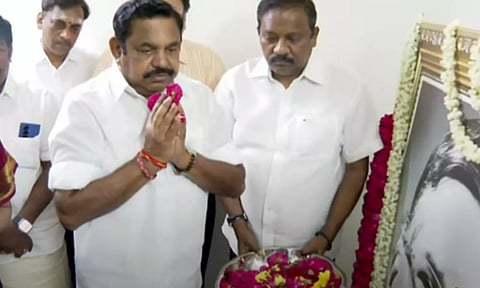 மறைந்த இல.கணேசன் வீட்டிற்கு நேரில் சென்று எடப்பாடி பழனிசாமி ஆறுதல்