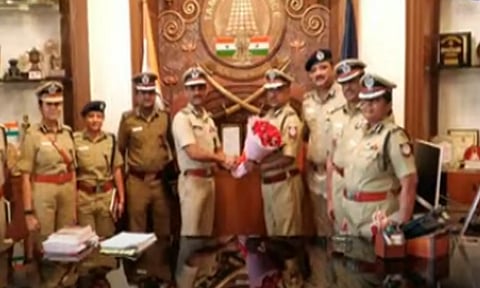 புதிய பொறுப்பு டிஜிபி உடன் சென்னை காவல் ஆணையர் அருண் சந்திப்பு