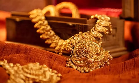 சாதாரண மக்களுக்கு கனவாகும் தங்கம்: 2026-ல் ரூ.1.25 லட்சம் வரை போகலாம்