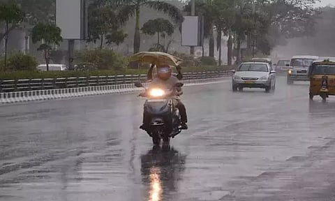 தமிழகத்தில் 13 மாவட்டங்களில் இரவு 10 மணி வரை மழைக்கு வாய்ப்பு