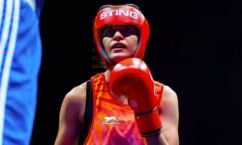 உலக குத்துச்சண்டை சாம்பியன்ஷிப்: 2 முறை ஒலிம்பிக் பதக்கம் வென்றவரை சாய்த்த இந்திய வீராங்கனை