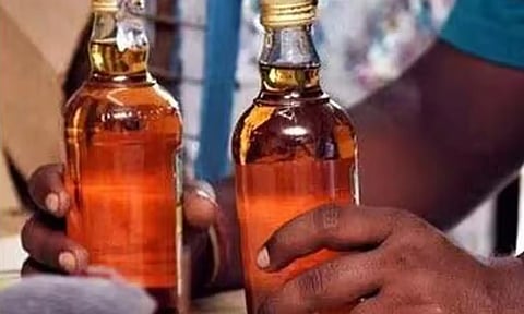 18 வயதிற்குட்பட்டவர்களுக்கு மது விற்க கூடாது- கலால்துறை எச்சரிக்கை