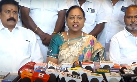 தடைகளை உடைத்து வருவதுதான் வெற்றி... கேப்டன் விஜயகாந்தின் வழியை பின்பற்றும் விஜய் - பிரேமலதா