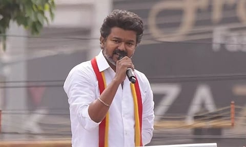 த.வெ.க.-ன் முதல் தேர்தல் பிரசாரம்: ஆளும் தி.மு.க. அரசு மீது விஜய் வைத்த விமர்சனங்கள்