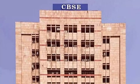 சி.பி.எஸ்.இ. பொதுத்தேர்வு எழுத மாணவர்களுக்கு கூடுதல் கட்டுப்பாடு விதிப்பு