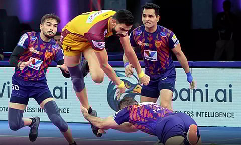 புரோ கபடி லீக்: தெலுகு டைட்டன்ஸ் அணியை வீழ்த்தியது தபாங் டெல்லி