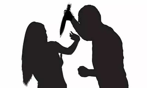 தெலுங்கானாவில் மனைவி நடத்தையில் சந்தேகப்பட்டு கழுத்தை அறுத்து கொலை செய்த கணவர்