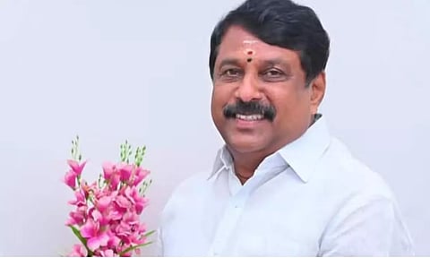 நயினார் நாகேந்திரன் டெல்லி புறப்பட்டார்- முக்கிய தலைவர்களுடன் சந்திப்பு