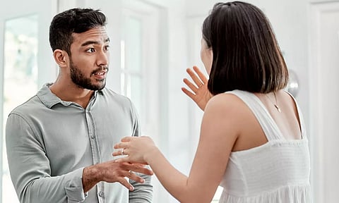 தாம்பத்தியத்தில் ஈடுபடாததால் ரூ.2 கோடி கேட்டு மிரட்டும் புதுப்பெண்: போலீசில் கணவர் பரபரப்பு புகார்