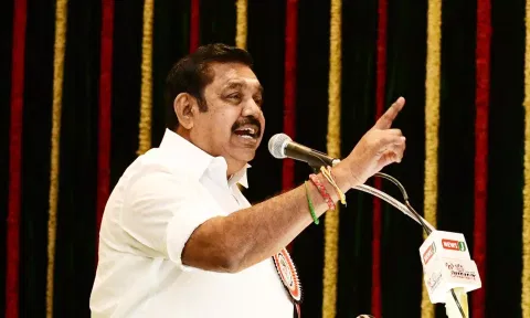 செல்வப்பெருந்தகை, காங்கிரசுக்கு விசுவாசமாக இல்லை- எடப்பாடி பழனிசாமி தாக்கு