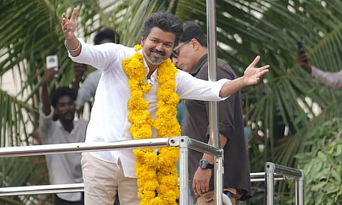 தமிழக அரசியல்வாதிகளில் முதலிடம் - இன்ஸ்டாகிராமில் விஜயை 1.46 கோடி பேர் பின்தொடர்கிறார்கள்