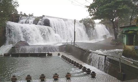 குமரி மாவட்டம் முழுவதும் கொட்டிய கனமழை- அணைகளுக்கு நீர்வரத்து அதிகரிப்பு