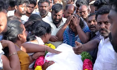 கரூரில் 40 பேர் உயிரிழப்பதற்கான முக்கிய காரணம் என்ன? - தமிழ்நாடு மருத்துவ கல்வி இயக்குனர் விளக்கம்