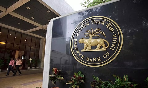 இவர்களுக்கெல்லாம் இனி கடன் கொடுக்கக்கூடாது- வங்கிகளுக்கு ரிசர்வ் வங்கி கிடுக்கிப்பிடி