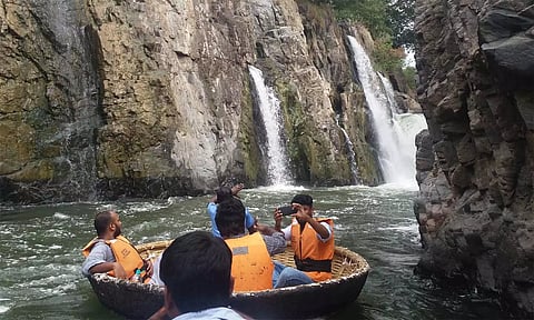 தொடர்ந்து 3-வது நாளாக ஒகேனக்கல்லுக்கு நீர்வரத்து 6,500 கனஅடியாக நீடிப்பு