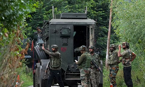 ஜம்மு-காஷ்மீர் அனந்த்நாக்கில் 2 வீரர்கள் மாயம்: தேடும் பணி தீவிரம்