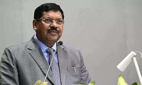 மிகுந்த அதிர்ச்சியடைந்தேன்: காலணி வீச முயன்ற சம்பவம் குறித்து முதல்முறையாக பேசிய தலைமை நீதிபதி