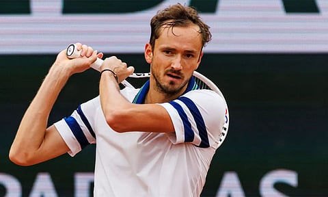 ஷாங்காய் மாஸ்டர்ஸ் டென்னிஸ்: அரையிறுதிக்கு முன்னேறினார் மெத்வதேவ்