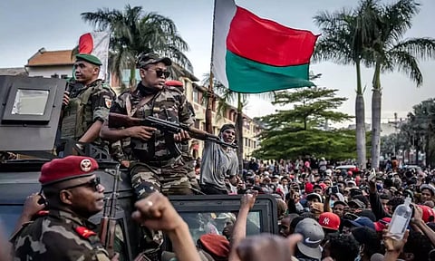 மடகாஸ்கர் அரசுக்கு எதிராக தீவிரமடைந்த Gen-Z போராட்டத்திற்கு அந்நாட்டு ராணுவம் ஆதரவு