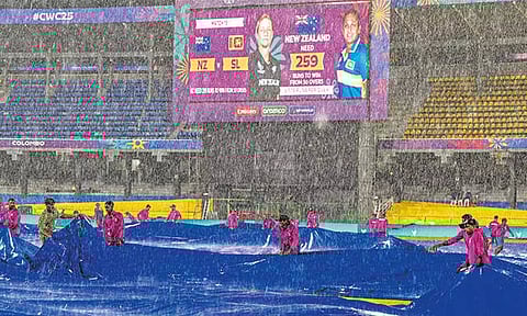 மகளிர் உலகக் கோப்பை கிரிக்கெட்: இலங்கை-நியூசிலாந்து ஆட்டம் மழையால் பாதியில் ரத்து