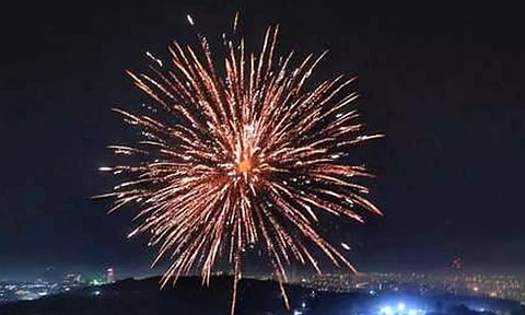 தீபாவளிக்கு பட்டாசு வெடிக்க நேரக்கட்டுப்பாடு விதித்தது யார்? தமிழக அரசு விளக்கம்