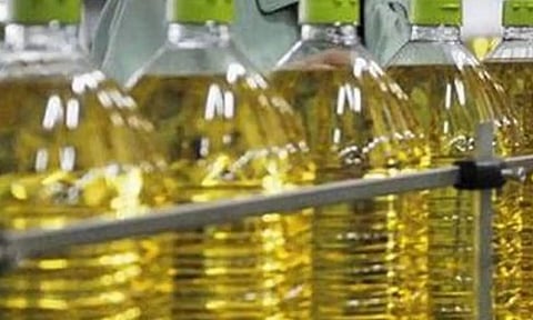 தீபாவளி பண்டிகையை முன்னிட்டு விருதுநகர் வணிகச் சந்தையில் எண்ணெய் விலையில் மாற்றமில்லை