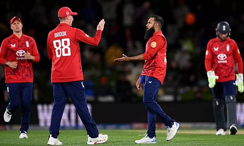 நியூசிலாந்தை 65 ரன்கள் வித்தியாசத்தில் வீழ்த்தியது இங்கிலாந்து