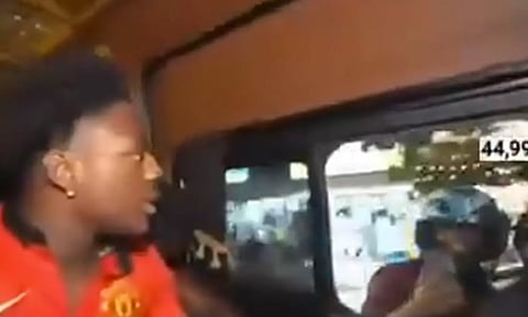 யூடியூப் பிரபலம் ஸ்பீடை பைக்கில் துரத்தி தளபதி என்று கத்திய த.வெ.க. தொண்டர்கள் - வீடியோ வைரல்