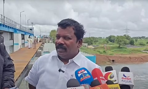 ஏரி நீர் திறப்பு குறித்து ஏன் தெரிவிக்கவில்லை?: அதிகாரிகளை கடிந்துகொண்ட செல்வபெருந்தகை