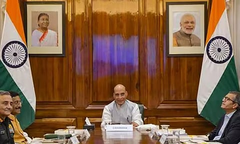 ரூ.79,000 கோடிக்கு ஆயுதங்கள், தளவாடங்கள் கொள்முதல்: ராணுவ அமைச்சகம் ஒப்புதல்