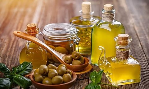 ஆலிவ் எண்ணெயின் முழு பலனையும் அறிந்தால் கண்டிப்பாக அதனை பயன்படுத்த தொடங்கிவிடுவோம்!