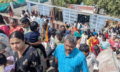 பழனி முருகன் கோவிலில் நாளை சூரசம்ஹாரம்- காலை 11 மணிவரை மட்டுமே பக்தர்களுக்கு அனுமதி