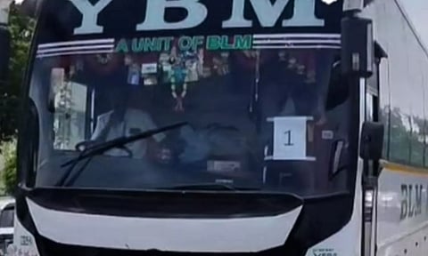 கரூர் கூட்ட நெரிசல்: விஜயை சந்திக்க மாமல்லபுரம் புறப்பட்ட உயிரிழந்தவர்களின் குடும்பத்தினர்