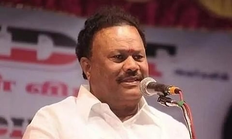 ஜெயலலிதாவின் சொத்துக்களை தினகரன் கொள்ளையடித்து வெளிநாட்டில் பதுக்கி வைத்துள்ளார்- திண்டுக்கல் சீனிவாசன்