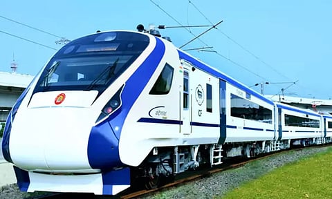 கொங்கு மாவட்ட மக்களுக்கு நற்செய்தி... எர்ணாகுளம்-பெங்களூரு இடையே புதிய வந்தே பாரத் ரெயில் சேவை