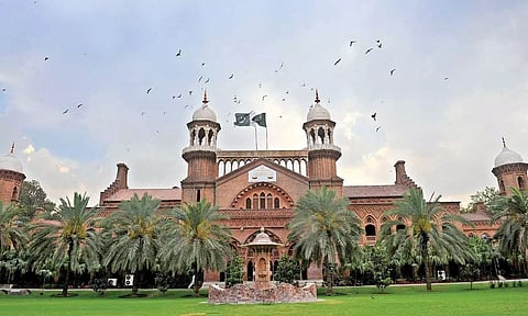 குண்டு வெடிப்பு வழக்கு: மரண தண்டனை மற்றும் 300 ஆண்டு சிறைத்தண்டனை விதிக்கப்பட்ட 3 பேரை விடுதலை செய்தது லாகூர் நீதிமன்றம்