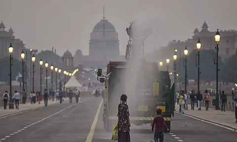 டெல்லியில் மீண்டும் மோசமடைந்த காற்றின் தரம்... வரும் நாட்களில் 'மிகவும் மோசம்' அடையும் என எச்சரிக்கை