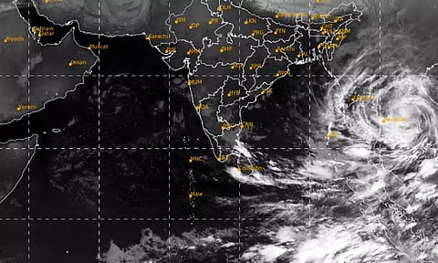 தீவிரமடைய போகும் வடகிழக்கு பருவமழை- அடுத்தடுத்து உருவாகும் 2 காற்றழுத்த தாழ்வு பகுதி