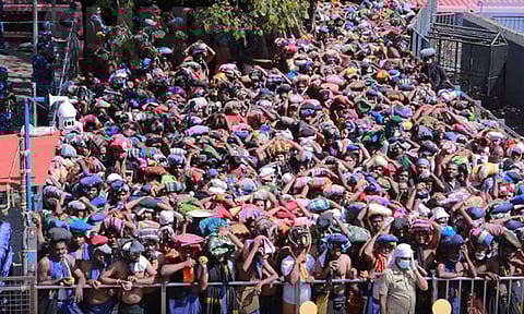 சபரிமலையில் கூட்டநெரிசல்: ஸ்பாட் புக்கிங் 20,000 பேரில் இருந்து 5,000 ஆக குறைப்பு