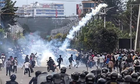 செப்டம்பர் 15, 2025 அன்று நேபாளத்தின் காத்மாண்டுவில் பாராளுமன்றத்திற்கு வெளியே நடந்த போராட்டம்