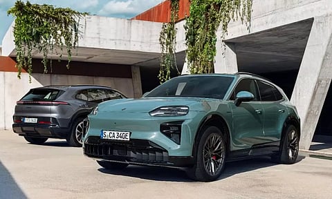 642கிமீ ரேஞ்ச், 2.5 நொடிகளில் 100கி.மீ. வேகம்... வேற லெவல் போர்ஷே கார் அறிமுகம்