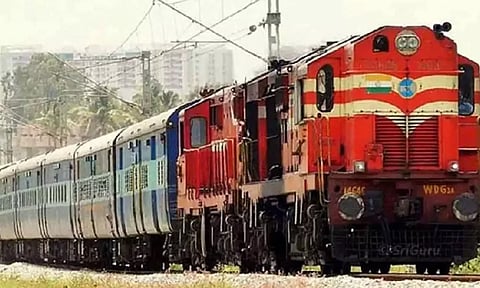 கூடுதல் பெட்டிகள் இணைப்பு: தெற்கு ரெயில்வேயில் கடந்த 7 மாதங்களில் ரூ.22.97 கோடி வருவாய்