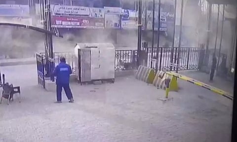 VIDEO: பாகிஸ்தான் துணை ராணுவ தலைமையகத்தில் தற்கொலைப் படைத் தாக்குதல் - 3 வீரர்கள் பலி