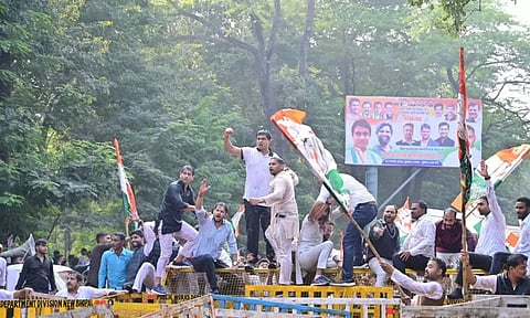 SIR பணியை எதிர்த்து மத்திய பிரதேசத்தில் காங்கிரஸ் போராட்டம்.. தண்ணீரை பீய்ச்சி அடித்து விரட்டிய போலீஸ்