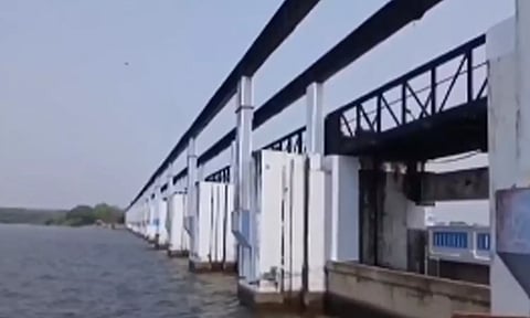 புழல் ஏரியிலிருந்து நீர் திறப்பு அதிகரிப்பு