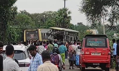 அரசு பேருந்துகள் நேருக்கு நேர் மோதி பயங்கர விபத்து- 11 பேர் உயிரிழப்பு