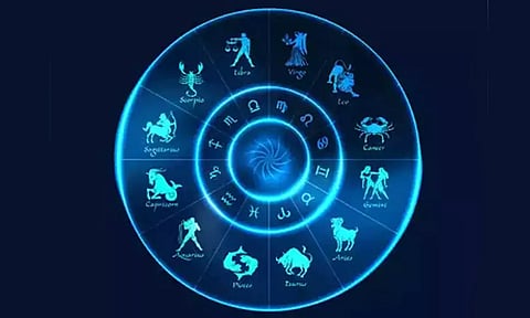 Today Rasipalan: இன்றைய ராசிபலன் 01.12.2025 - இந்த ராசிக்காரர்களுக்கு நண்பர்களால் கையிருப்புக் கரையலாம்