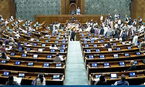 SIR குறித்து விவாதிக்க கோரி எதிர்க்கட்சிகள் அமளி: மக்களவை நண்பகல் 12 மணி வரை ஒத்திவைப்பு